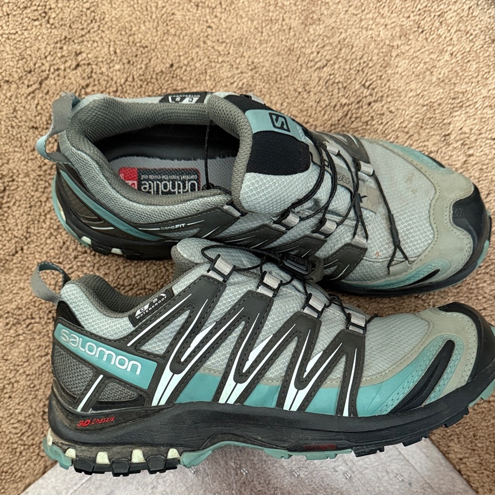 Salomon Women's Sneakers in Teal and Gray - Quicklace Trail Trainers